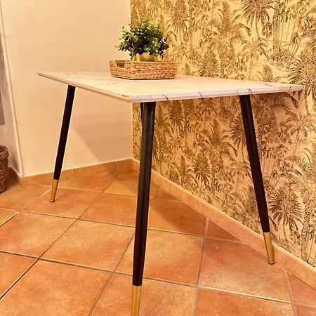 Villarey - In Apartment