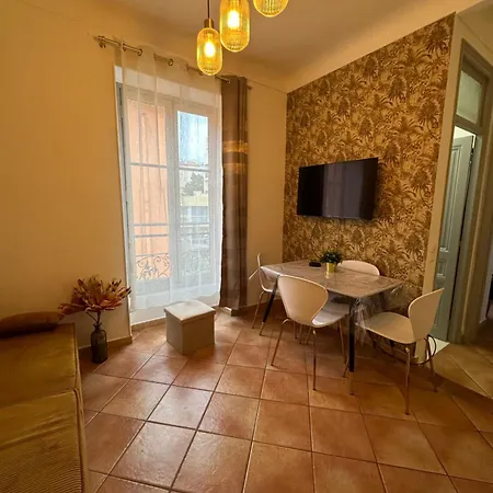 Lägenhet Villarey - In *